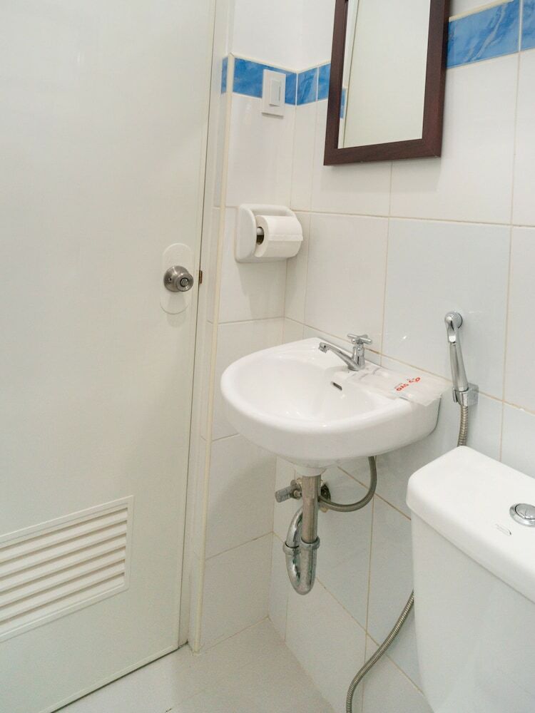 Hotel Yellow Pad