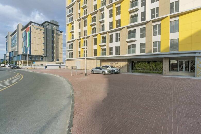 Contemporary 1br Apartment In Arjan Priv� Living