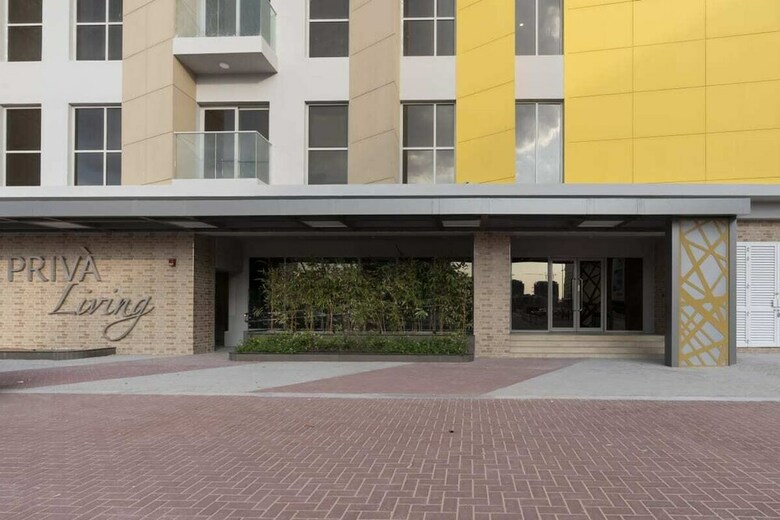 Lovely 1br Apartment @ Priv� Living, Arjan
