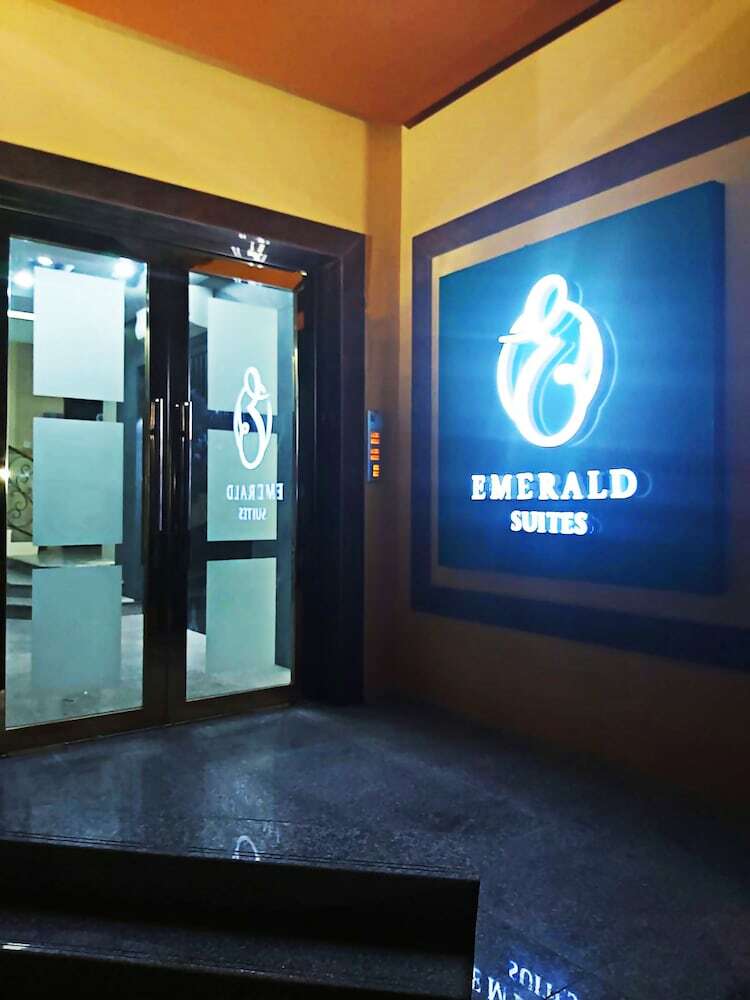 Aparthotel Emerald Suites