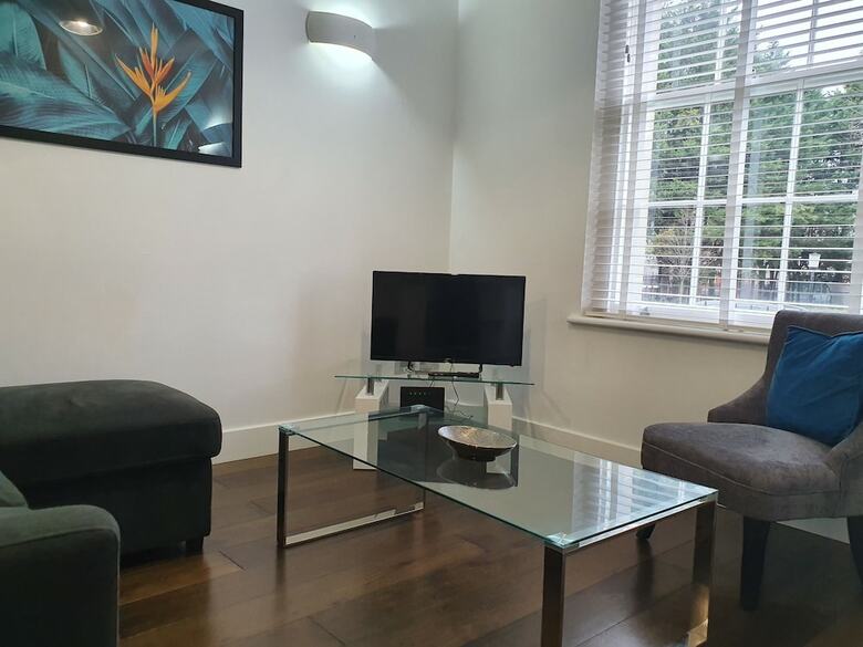 Modern Spacious Executive Apartment