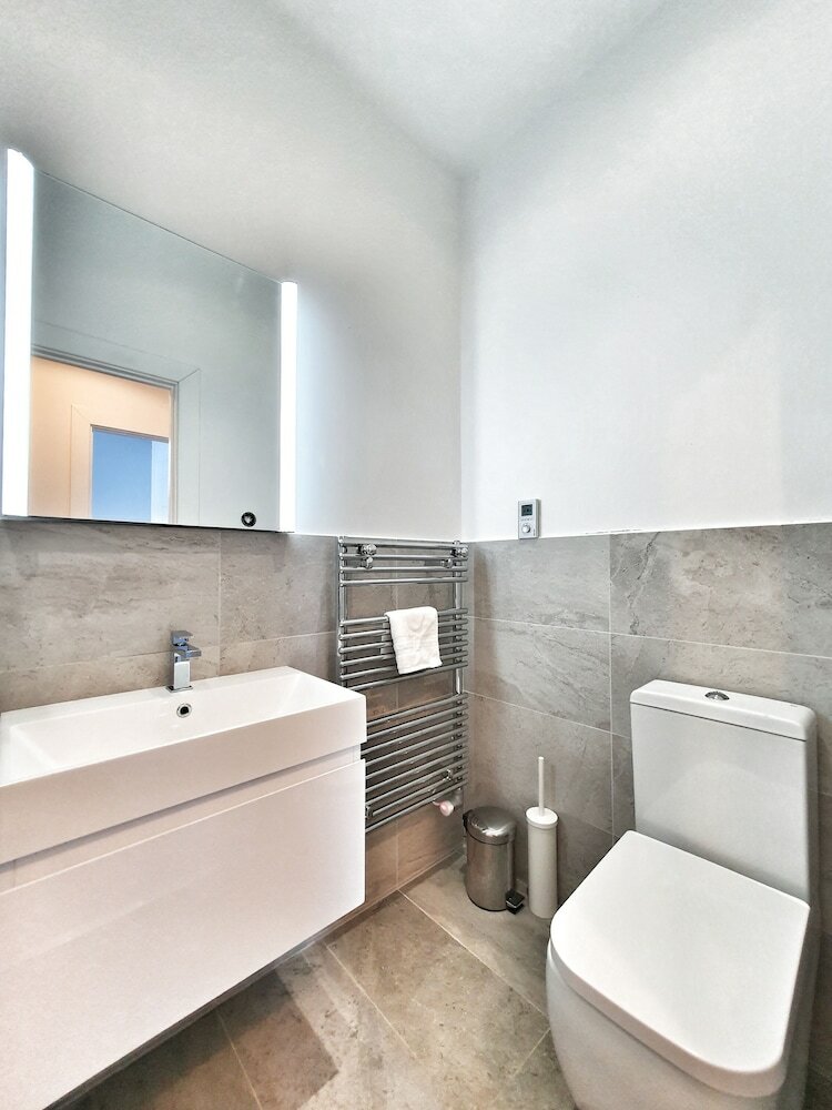 Modern Executive Apartment In Reading