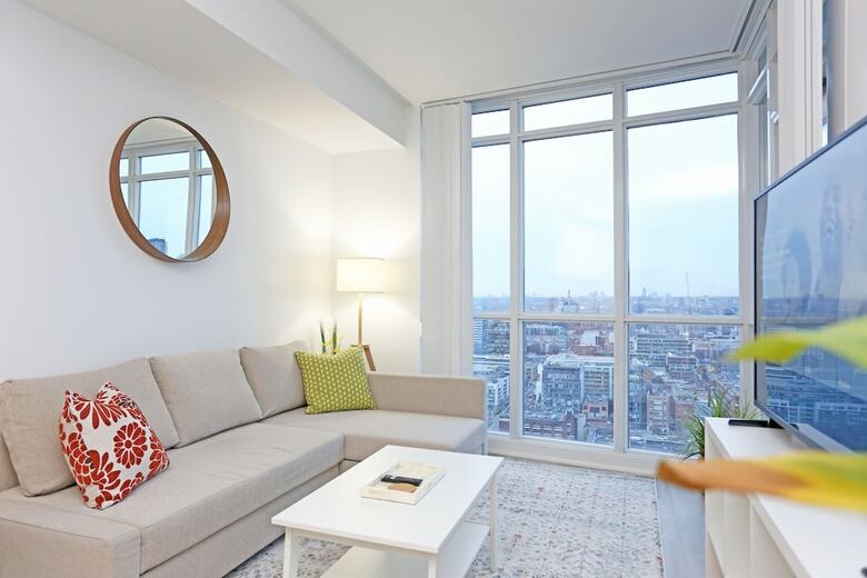 Fabulous Condo In Heart Of Downtown