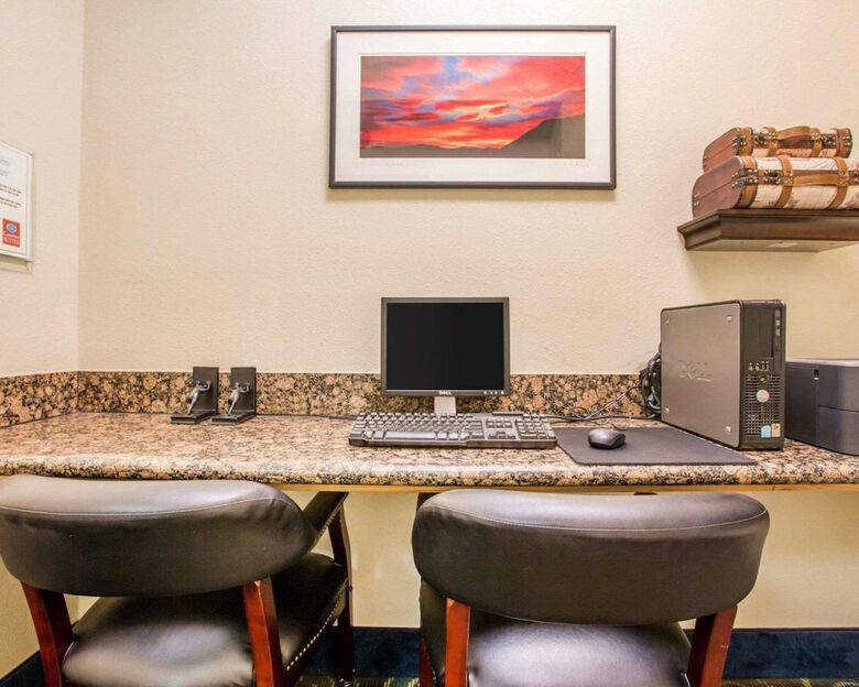 Hotel Comfort Suites