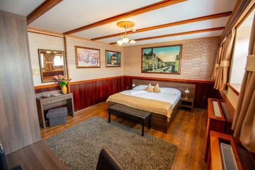 Hostal Hotel Kuria