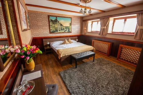 Hostal Hotel Kuria
