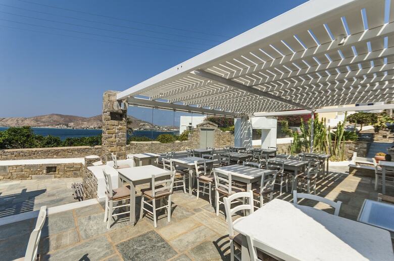 Hotel Parian Lithos