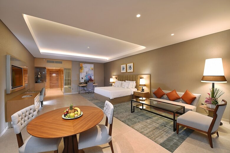 Grand Cosmopolitan Hotel
