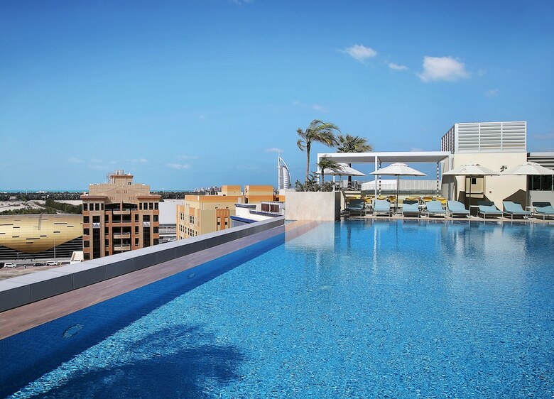 Grand Cosmopolitan Hotel