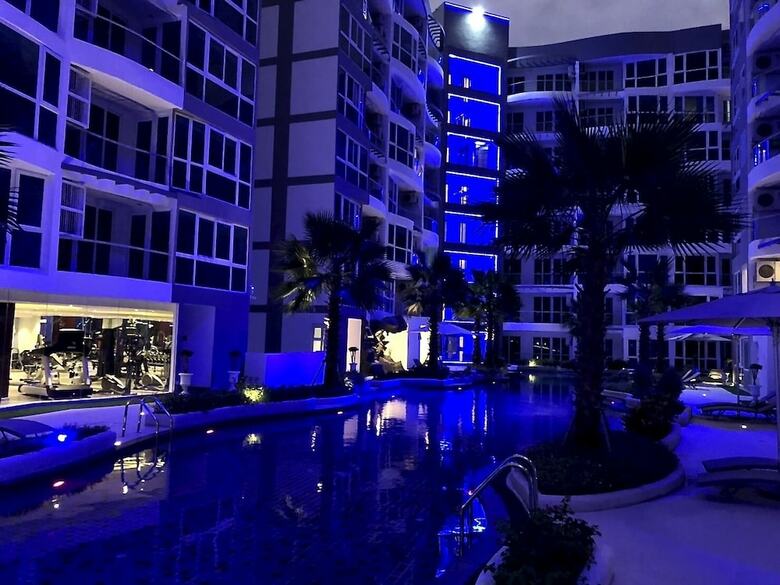 Luxury Apartments In Grand Avenue