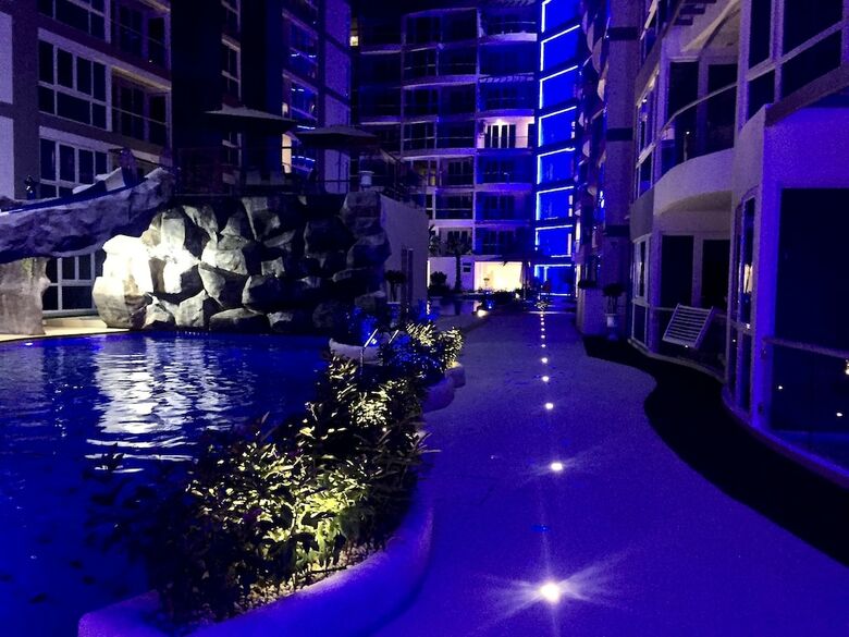 Luxury Apartments In Grand Avenue