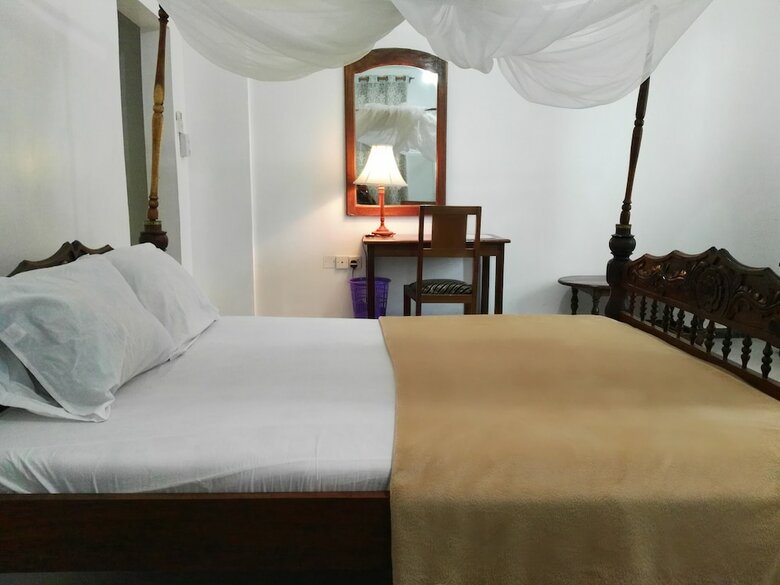 Hostal Sharook Lodge