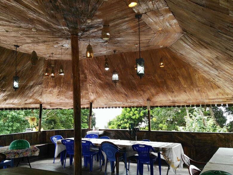 Hostal Sharook Lodge