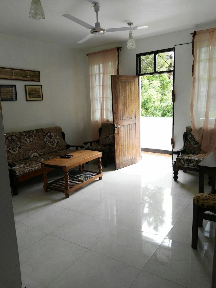 Hostal Sharook Lodge