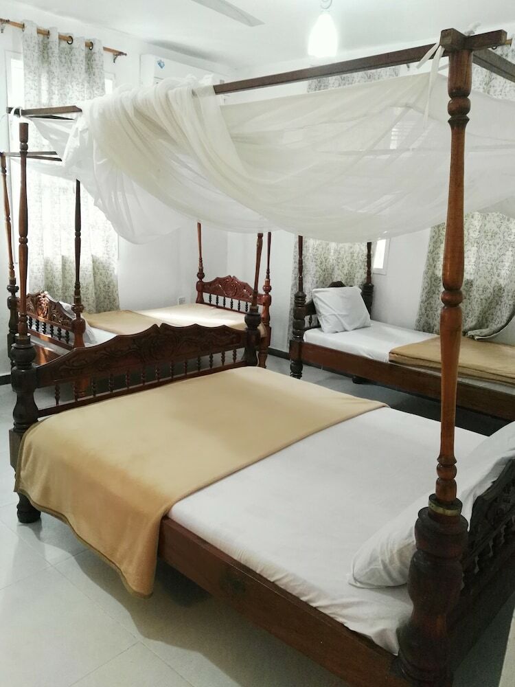 Hostal Sharook Lodge
