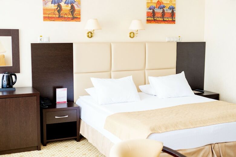 Amaks City Hotel