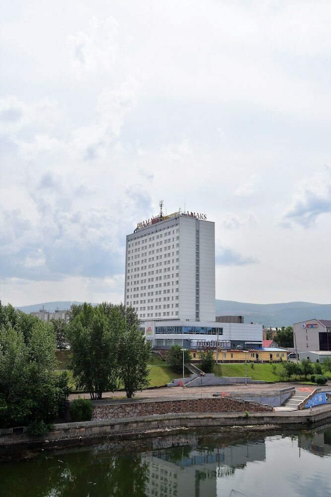 Amaks City Hotel