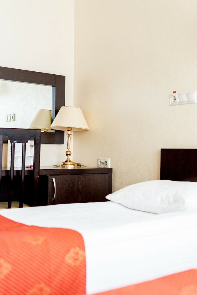 Amaks City Hotel