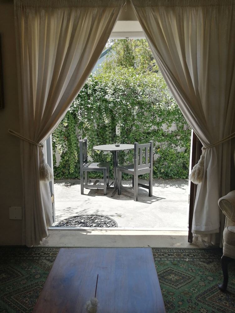 Hotel Fiore Guest Accommodation