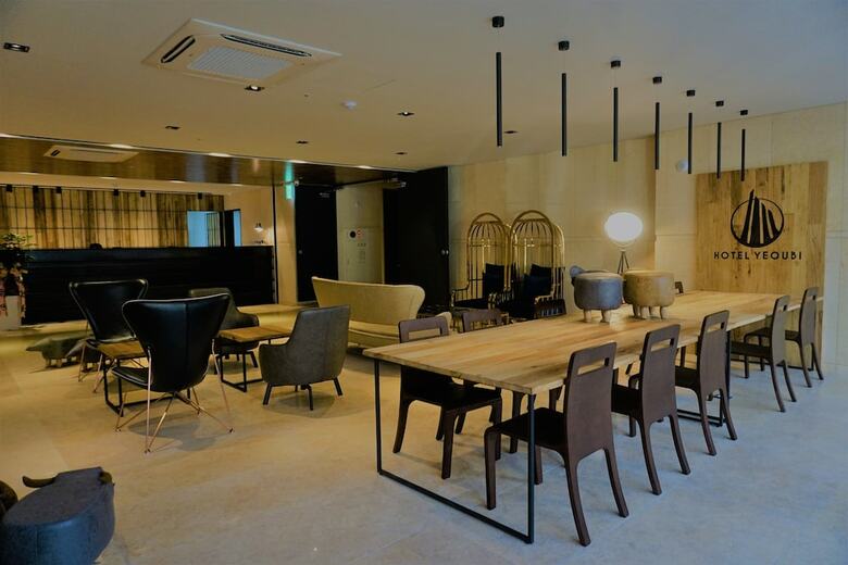 Yeoubi Hotel