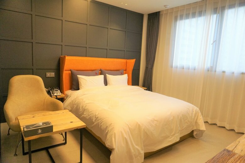 Yeoubi Hotel
