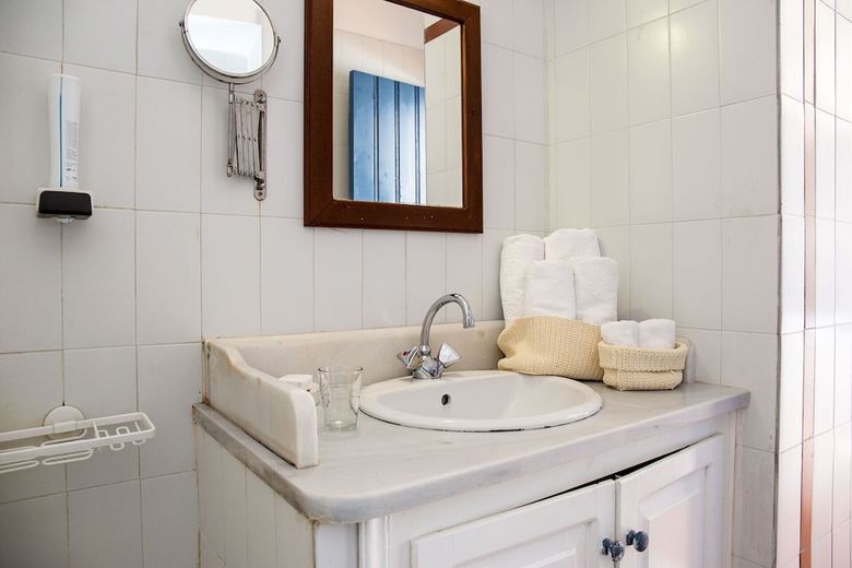 Allure Breeze Suites