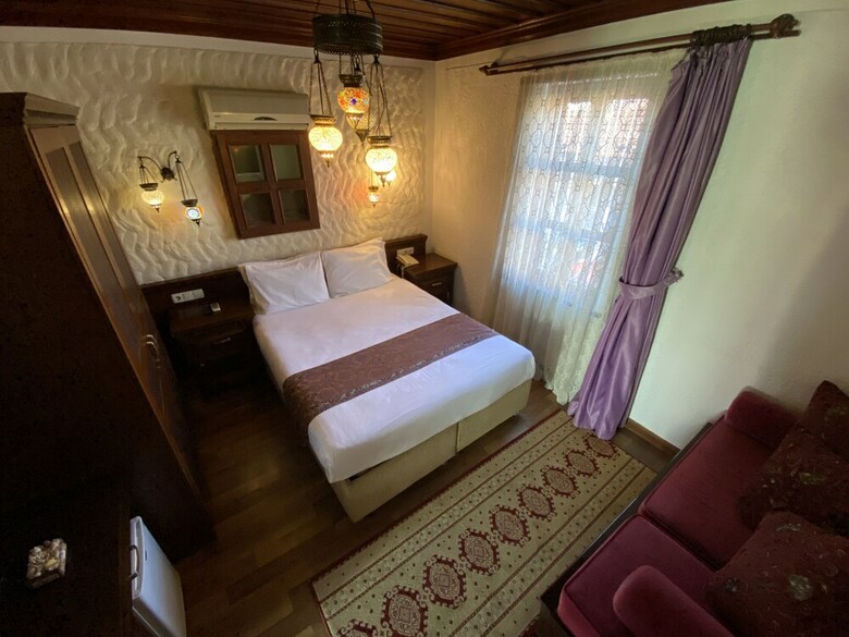 Cicerone Lodge Hotel