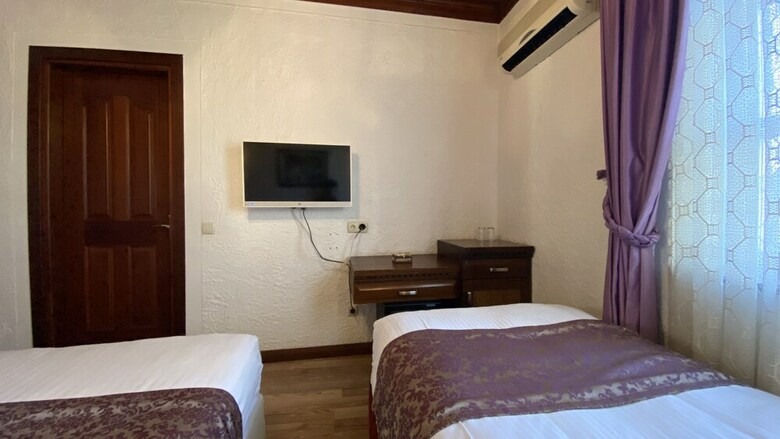 Cicerone Lodge Hotel
