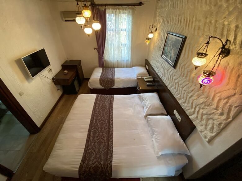 Cicerone Lodge Hotel