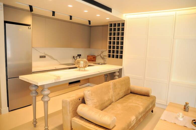 Luxurious Apartment In Acropolis