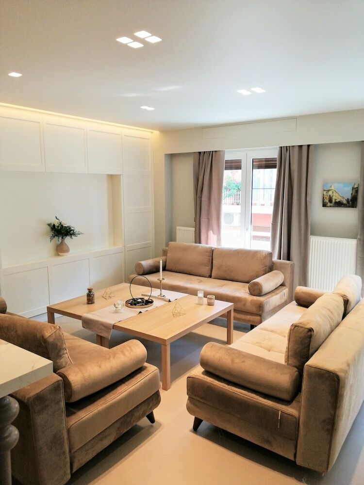 Luxurious Apartment In Acropolis
