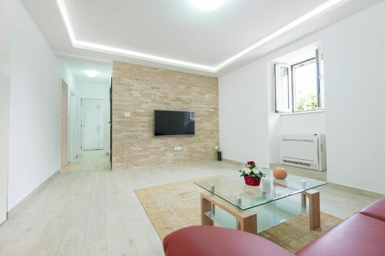 D&v Apartments