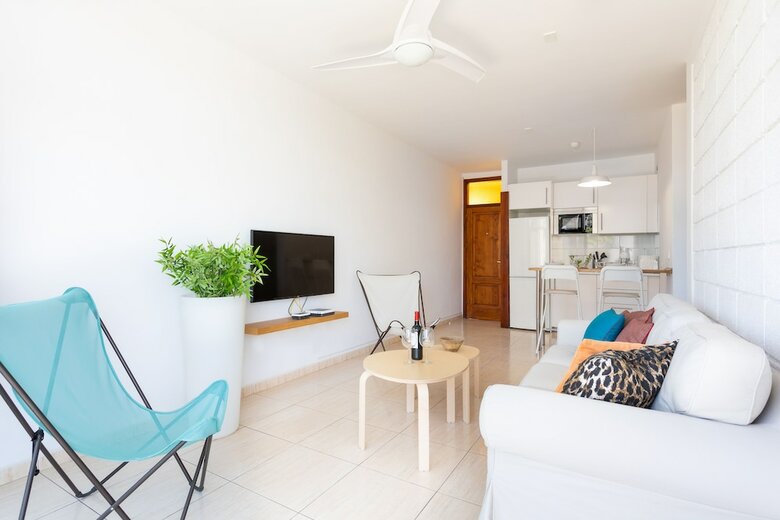 Las Americas Downtown Apartment, Prime Location