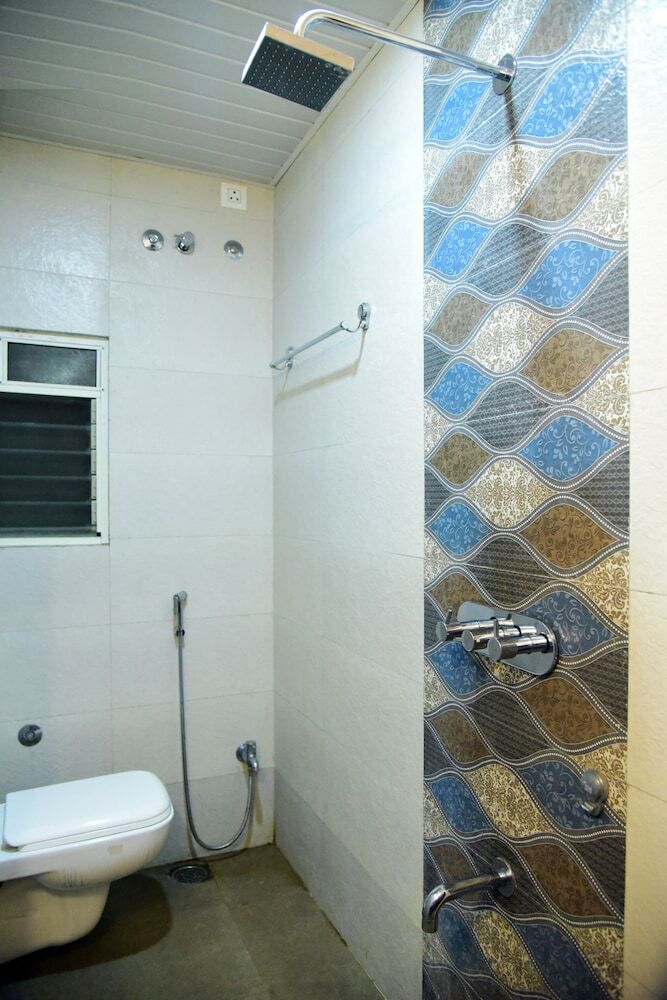 Hotel Pushpak Satara