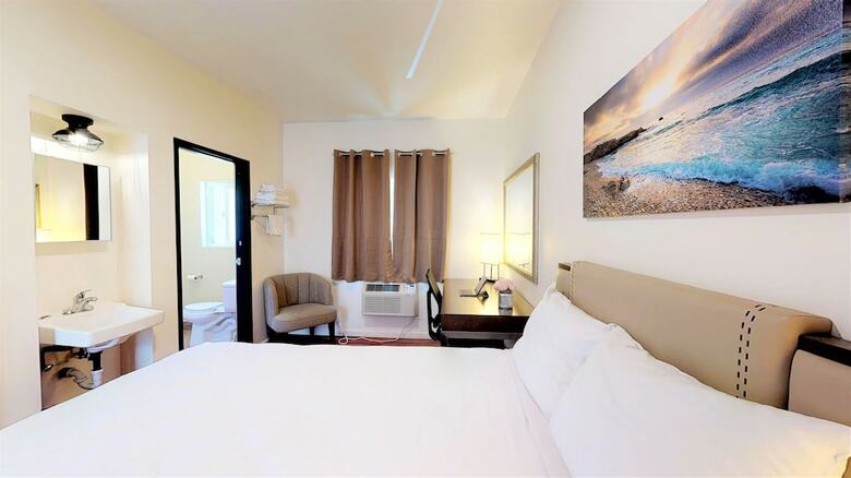 Hostal Anchor Pointe Inn