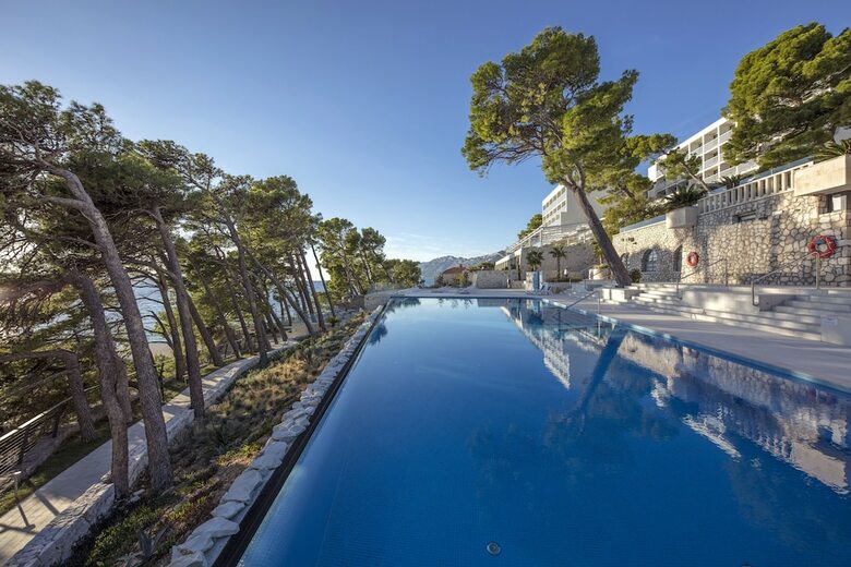 Bluesun Hotel Berulia Beach 4*