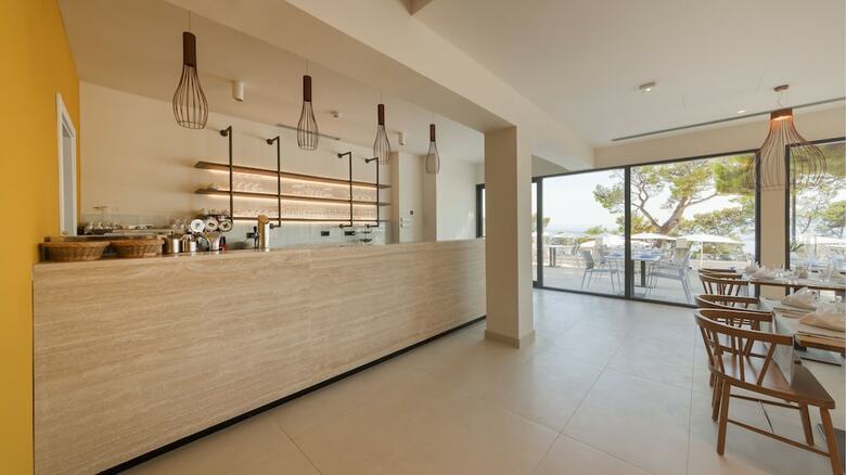 Bluesun Hotel Berulia Beach 4*