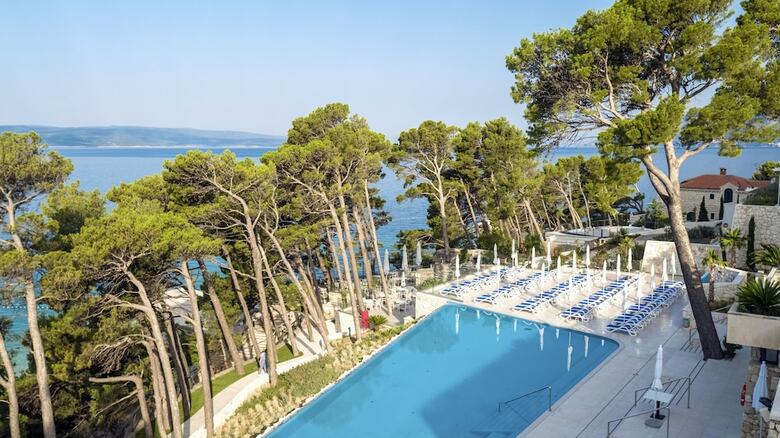 Bluesun Hotel Berulia Beach 4*