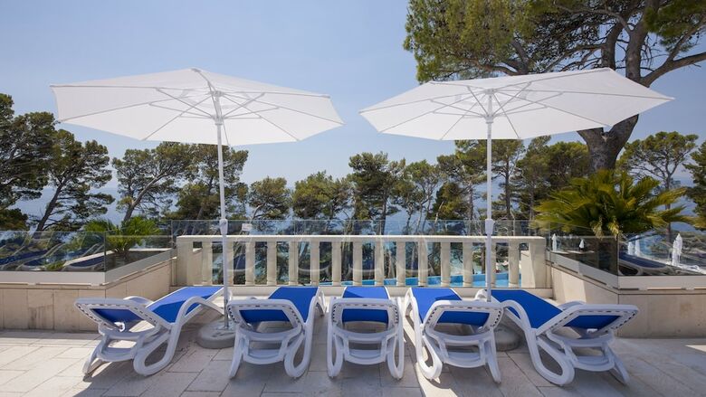 Bluesun Hotel Berulia Beach 4*