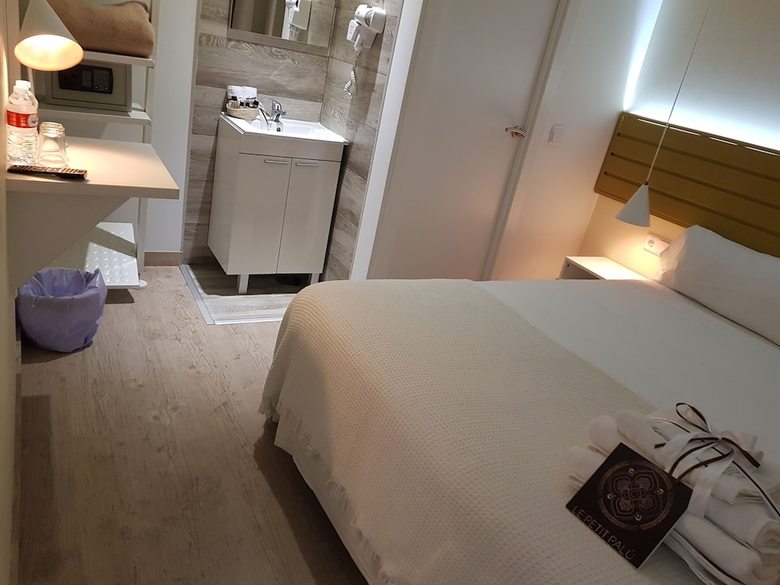 Hostal Le Petit Pal�
