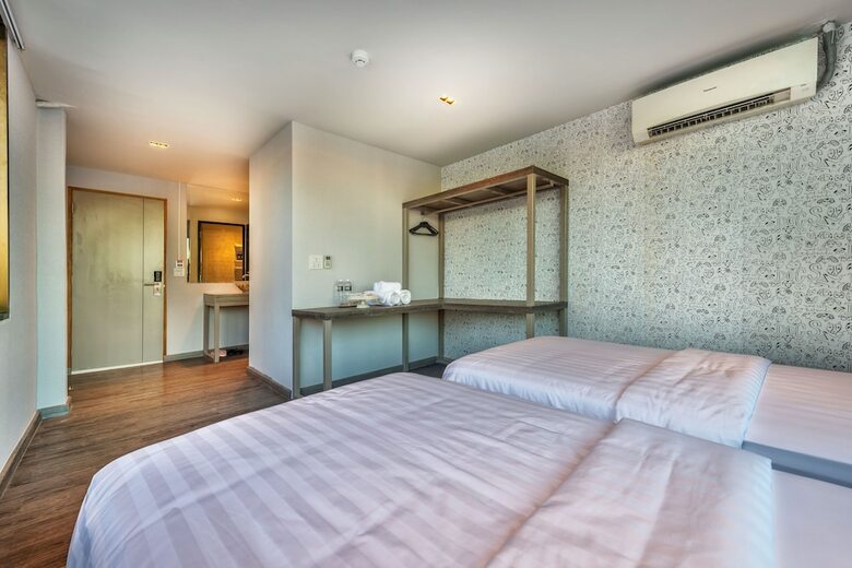 Hostal Happy Station Hostel
