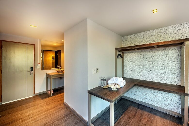 Hostal Happy Station Hostel