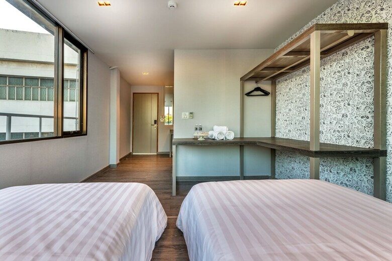 Hostal Happy Station Hostel