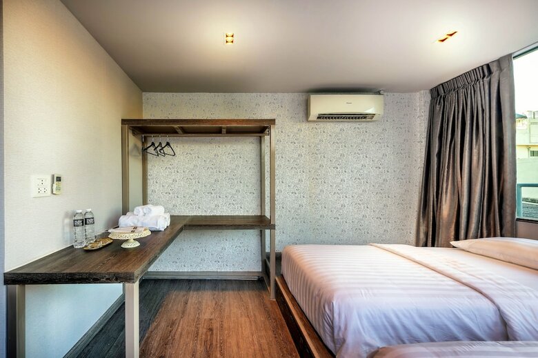 Hostal Happy Station Hostel