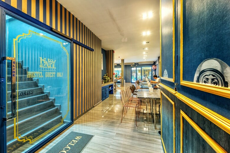 Hostal Happy Station Hostel