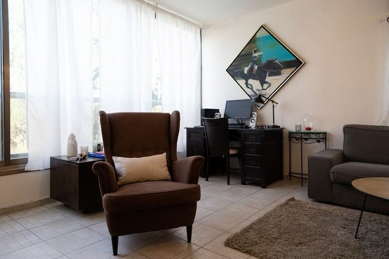 Urban Apartment With Jacuzzi Near Sarona