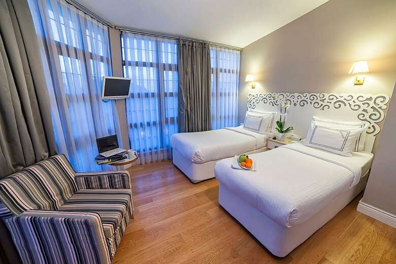 Petros Hotel