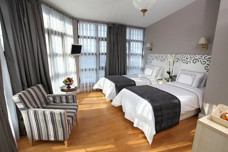 Petros Hotel