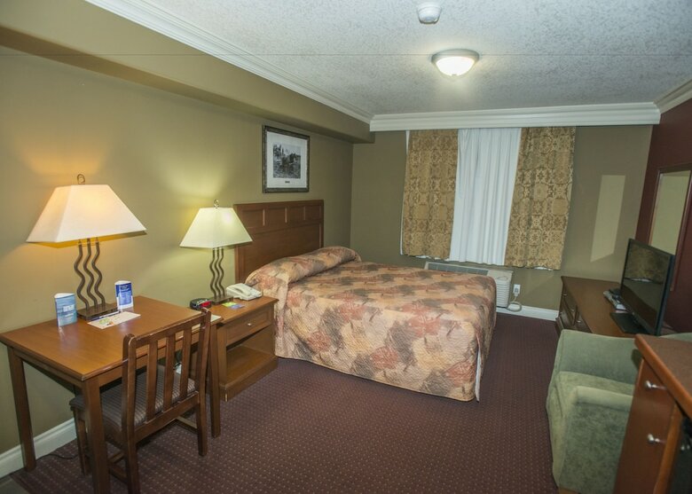 Hotel Lakeview Inns & Suites - Edson Airport