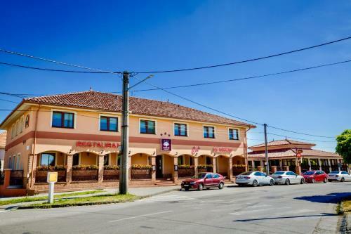 Hostal Corvin Pension And Restaurant
